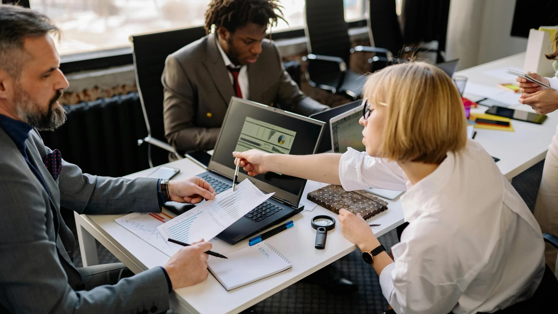 メーカーの協力も必須